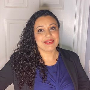 Meet your Posher, Simone